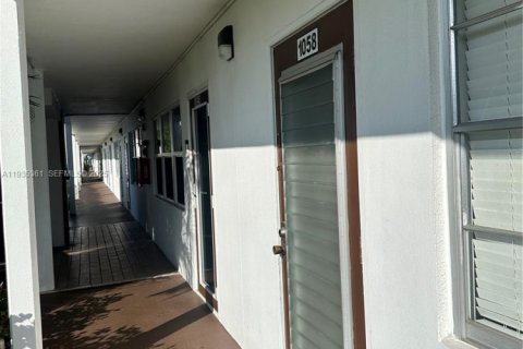 Condo in Deerfield Beach, Florida, 1 bedroom  № 1993554 - photo 2