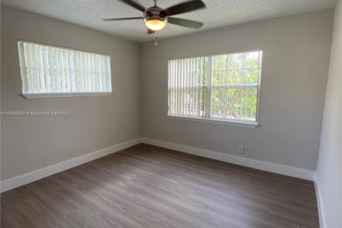 Appartement à louer à North Lauderdale, Floride: 2 chambres, 100.43 m2 № 1939186 - photo 21