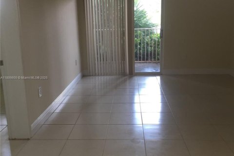 Appartement à louer à North Lauderdale, Floride: 2 chambres, 100.43 m2 № 1939186 - photo 15