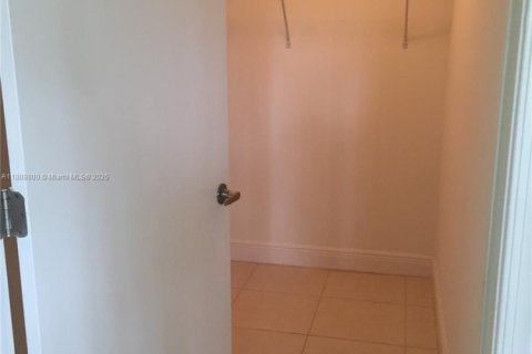 Appartement à louer à North Lauderdale, Floride: 2 chambres, 100.43 m2 № 1939186 - photo 18