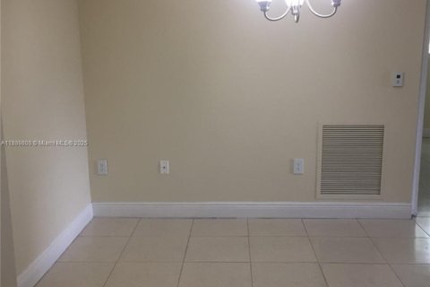 Appartement à louer à North Lauderdale, Floride: 2 chambres, 100.43 m2 № 1939186 - photo 14