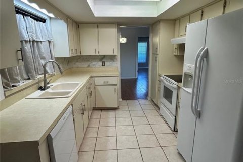 Купить виллу или дом в Юстис, Флорида 10 комнат, 141.95м2, № 2285458 - фото 5