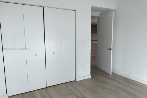 Condo in Miami, Florida, 2 bedrooms  № 1871305 - photo 7