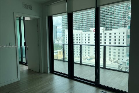 Condo in Miami, Florida, 2 bedrooms  № 1871305 - photo 13