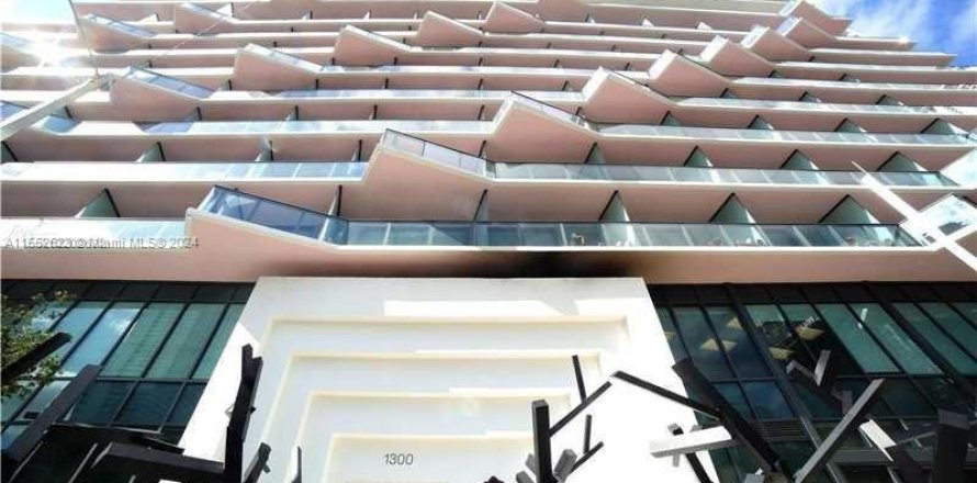 Condominio en Miami, Florida, 2 dormitorios № 1871305