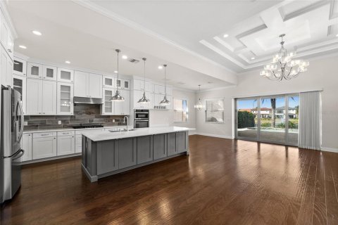 House in Orlando, Florida 4 bedrooms, 269.97 sq.m. № 1612533 - photo 5