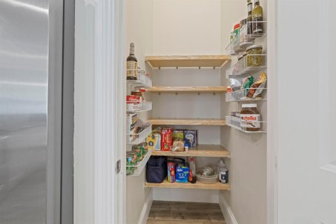 Купить виллу или дом в Палм Сити, Флорида 3 комнаты, 207.36м2, № 2244892 - фото 8