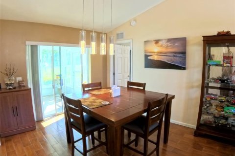 House in Ocala, Florida 2 bedrooms, 147.44 sq.m. № 2347717 - photo 9