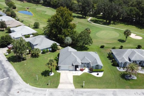 House in Ocala, Florida 2 bedrooms, 147.44 sq.m. № 2347717 - photo 3