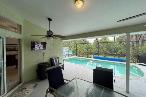 House in Rotonda, Florida 3 bedrooms, 168.62 sq.m. № 1139660 - photo 23