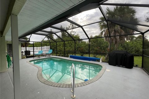 House in Rotonda, Florida 3 bedrooms, 168.62 sq.m. № 1139660 - photo 24