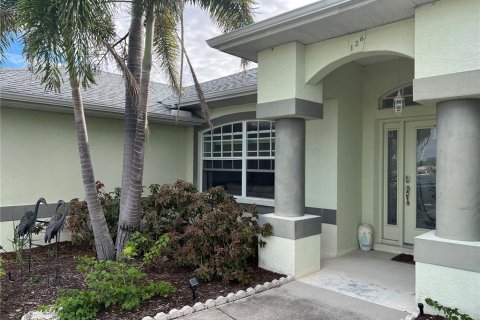 House in Rotonda, Florida 3 bedrooms, 168.62 sq.m. № 1139660 - photo 1