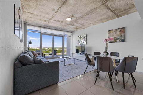 Copropriété à louer à Miami, Floride: 2 chambres, 103.21 m2 № 2018317 - photo 2