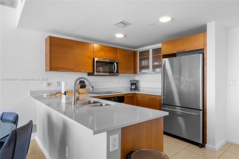 Copropriété à louer à Miami, Floride: 2 chambres, 103.21 m2 № 2018317 - photo 5