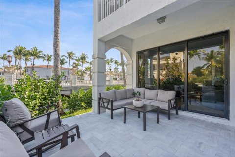 Villa ou maison à vendre à Aventura, Floride: 4 chambres, 219.34 m2 № 1845849 - photo 8