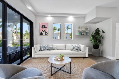 Villa ou maison à vendre à Aventura, Floride: 4 chambres, 219.34 m2 № 1845849 - photo 4