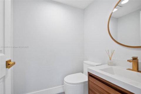 Villa ou maison à vendre à Aventura, Floride: 4 chambres, 219.34 m2 № 1845849 - photo 11