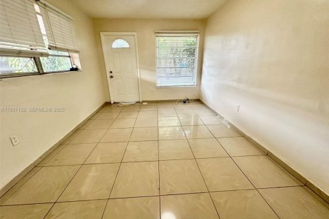 Снять в аренду виллу или дом в Холливуд, Флорида 2 спальни, 89.46м2, № 1989822 - фото 8