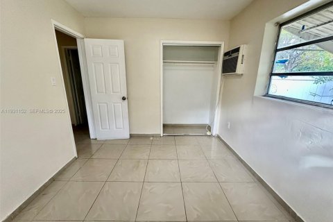 Снять в аренду виллу или дом в Холливуд, Флорида 2 спальни, 89.46м2, № 1989822 - фото 4