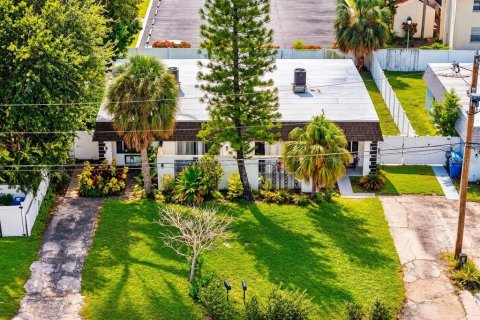 Immobilier commercial à Largo, Floride 4 chambres, 190.73 m2 № 2419713