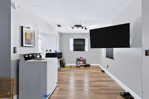 Immobilier commercial à vendre à Largo, Floride: 4 chambres, 190.73 m2 № 2419713 - photo 9