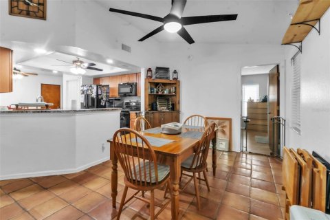 Villa ou maison à vendre à Spring Hill, Floride: 4 chambres, 152.17 m2 № 2107642 - photo 12