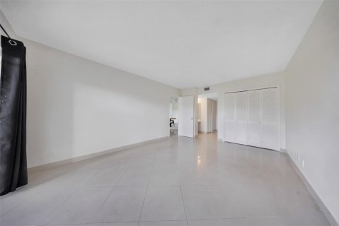 Купить кондоминиум в Помпано-Бич, Флорида 3 комнаты, 83.61м2, № 2085054 - фото 13