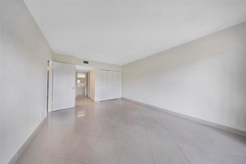 Купить кондоминиум в Помпано-Бич, Флорида 3 комнаты, 83.61м2, № 2085054 - фото 14