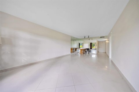 Купить кондоминиум в Помпано-Бич, Флорида 3 комнаты, 83.61м2, № 2085054 - фото 9