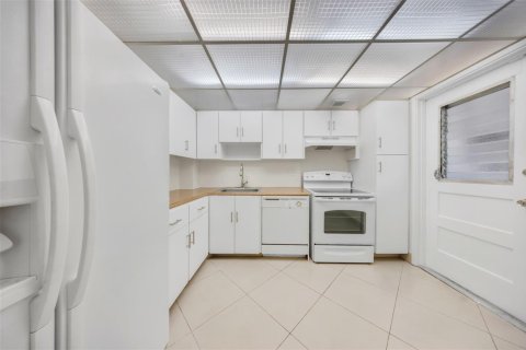 Купить кондоминиум в Помпано-Бич, Флорида 3 комнаты, 83.61м2, № 2085054 - фото 5