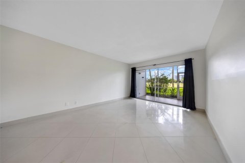 Купить кондоминиум в Помпано-Бич, Флорида 3 комнаты, 83.61м2, № 2085054 - фото 11