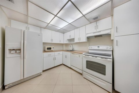 Купить кондоминиум в Помпано-Бич, Флорида 3 комнаты, 83.61м2, № 2085054 - фото 3