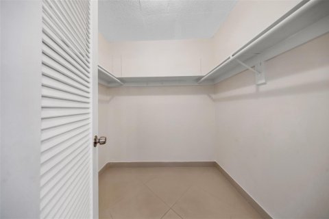 Купить кондоминиум в Помпано-Бич, Флорида 3 комнаты, 83.61м2, № 2085054 - фото 17