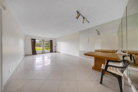 Купить кондоминиум в Помпано-Бич, Флорида 3 комнаты, 83.61м2, № 2085054 - фото 6