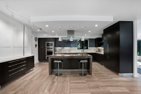 Купить виллу или дом в Корал-Гейблс, Флорида 4 спальни, 333.43м2, № 2006434 - фото 10