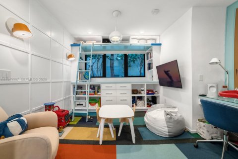 Casa en venta en Coral Gables, Florida, 4 dormitorios, 333.43 m2 № 2006434 - foto 24