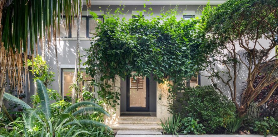 Дом в Корал-Гейблс, Флорида 4 спальни, 333.43м2 № 2006434