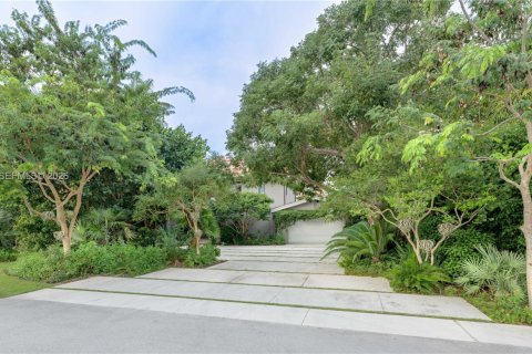 Купить виллу или дом в Корал-Гейблс, Флорида 4 спальни, 333.43м2, № 2006434 - фото 2