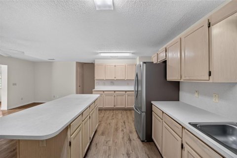House in Ocala, Florida 2 bedrooms, 162.39 sq.m. № 2235569 - photo 16
