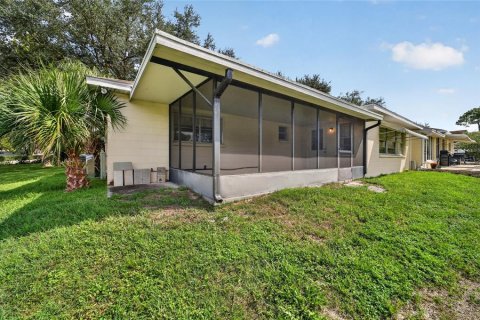 House in Ocala, Florida 2 bedrooms, 162.39 sq.m. № 2235569 - photo 4