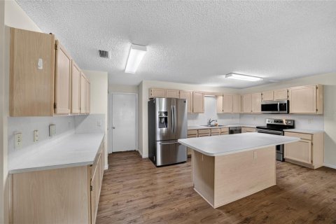 House in Ocala, Florida 2 bedrooms, 162.39 sq.m. № 2235569 - photo 13