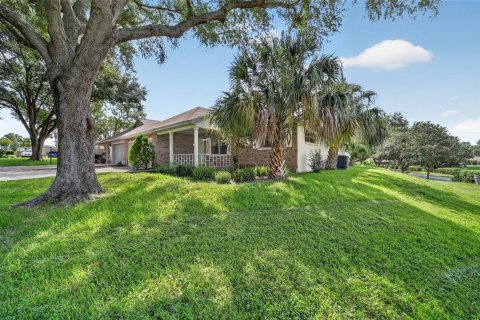 House in Ocala, Florida 2 bedrooms, 162.39 sq.m. № 2235569 - photo 3