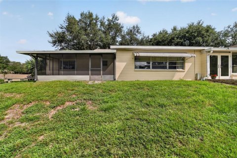House in Ocala, Florida 2 bedrooms, 162.39 sq.m. № 2235569 - photo 5