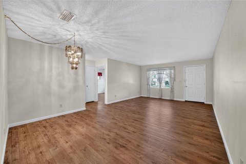 House in Ocala, Florida 2 bedrooms, 162.39 sq.m. № 2235569 - photo 12