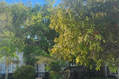 Commercial property in Miami, Florida № 1770671 - photo 1