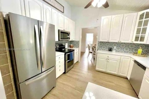 Снять в аренду виллу или дом в Бойнтон-Бич, Флорида 3 спальни, 205.41м2, № 1973377 - фото 6