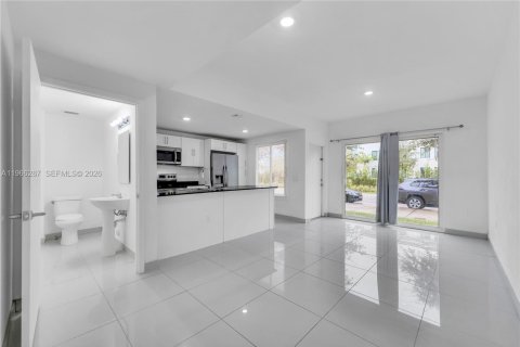 Купить виллу или дом в Хомстед, Флорида 4 спальни, 133.22м2, № 2027981 - фото 6