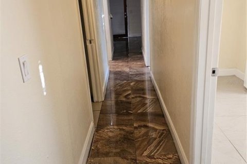Casa en venta en Tampa, Florida, 3 dormitorios, 126.72 m2 № 1908755 - foto 30