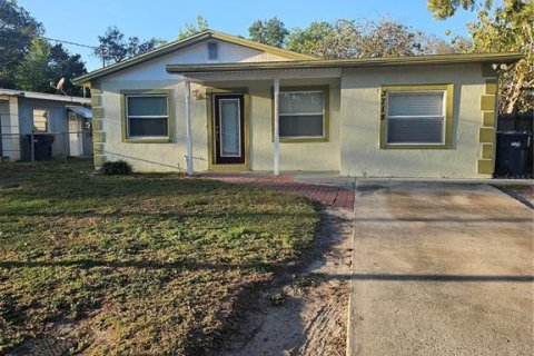 Casa en venta en Tampa, Florida, 3 dormitorios, 126.72 m2 № 1908755 - foto 1