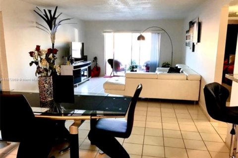 Copropriété à vendre à Miami, Floride: 2 chambres, 117.24 m2 № 1937504 - photo 5